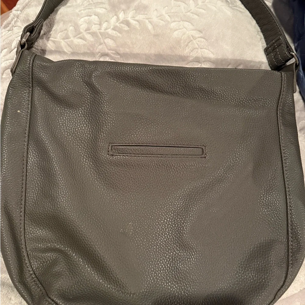 Jewell by thirty-one. Gray Leather Shoulder Bag - Picture 2 of 3
